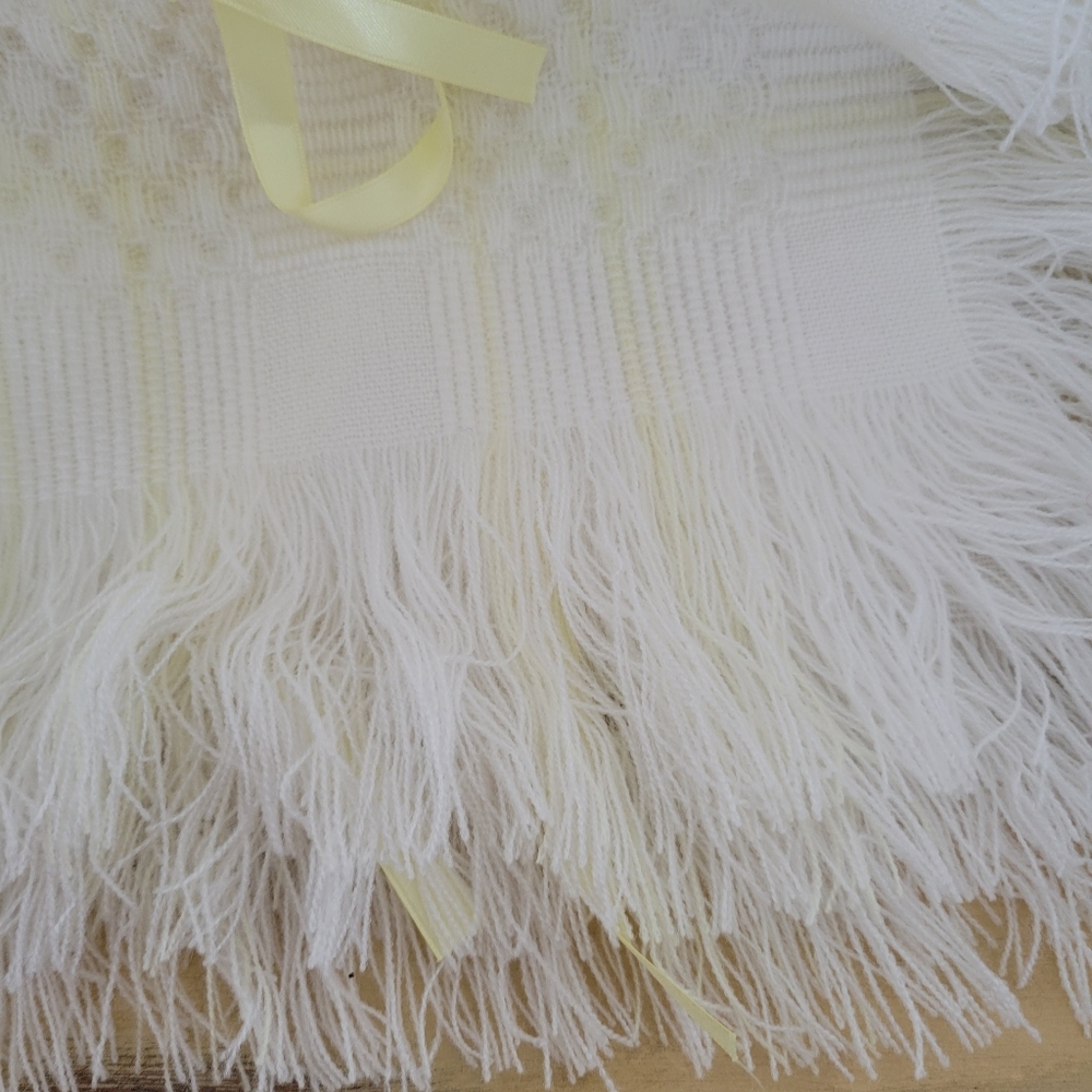 Saks Fifth Ave fringed knit infant blanket - Picture 7 of 9